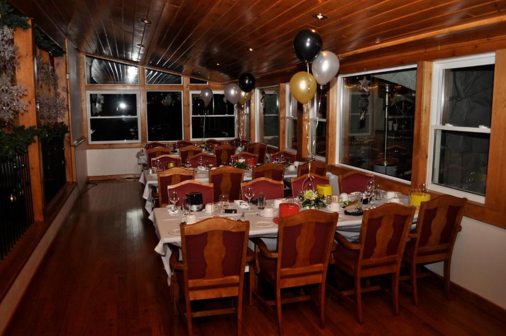 Minden Hills Red Umbrella Inn المظهر الخارجي الصورة